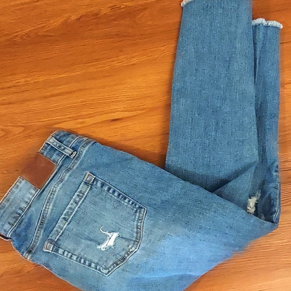 Maurices Distressed Ankle Jeans, 10